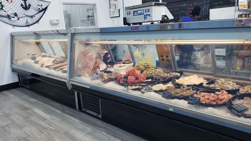 La Perla Seafood Market