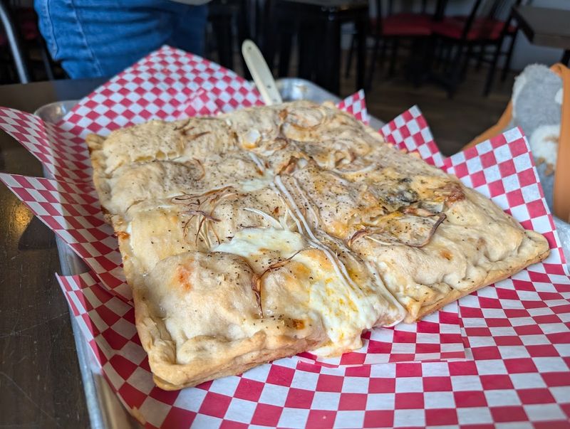 Mary Lou&rsquo;s Pizza