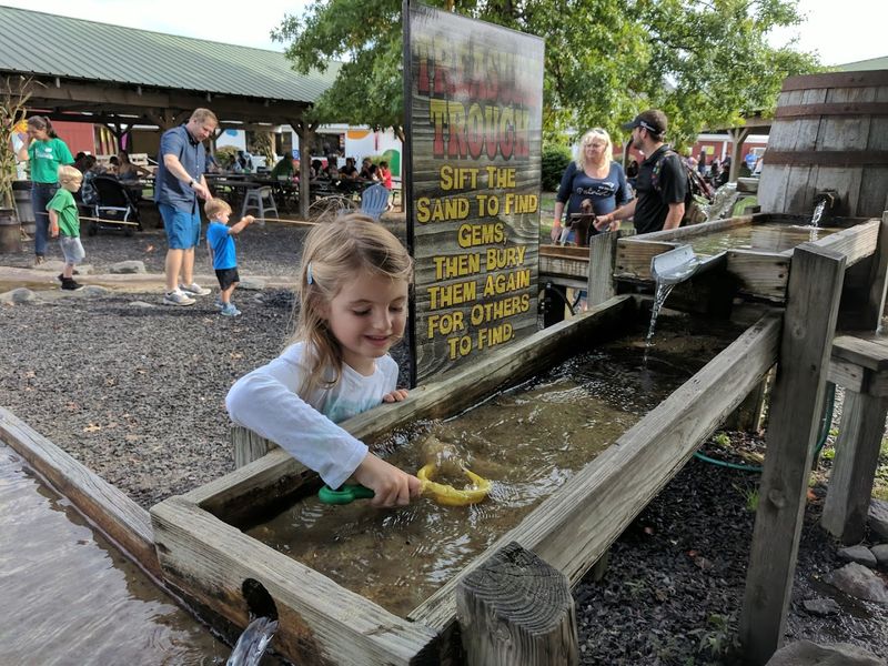 Discovery Mining And Fishing Adventure Zone