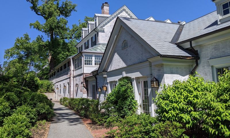 The Amherst Setting Turns a Museum Stop Into a College Town Day