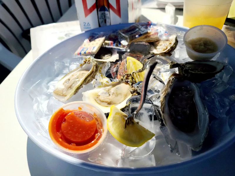 Blue Parrot Oceanfront Caf&eacute;