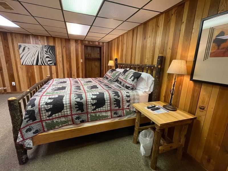 Admission Value, Season Passes, and Nearby Lodging