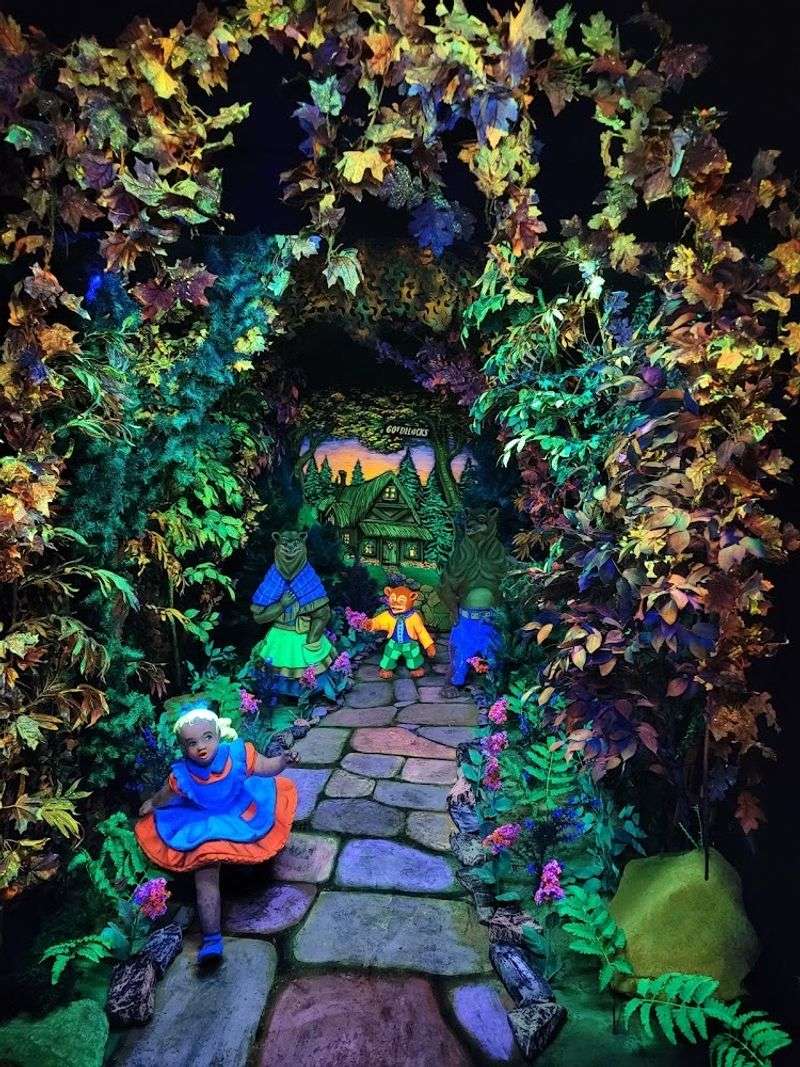 Fairyland Caverns and Mother Goose Village