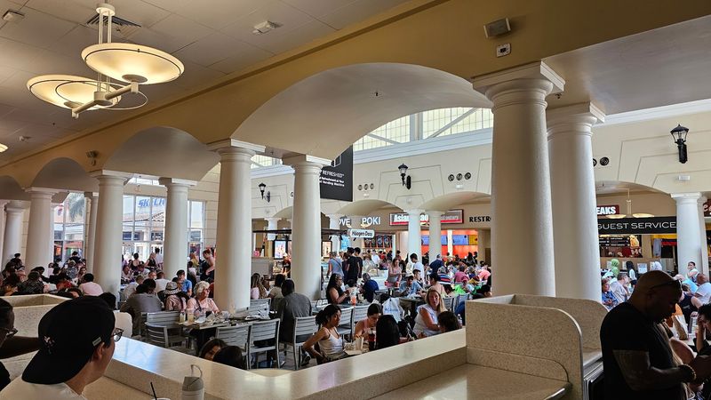 Dining and Recharge Options Between Shops