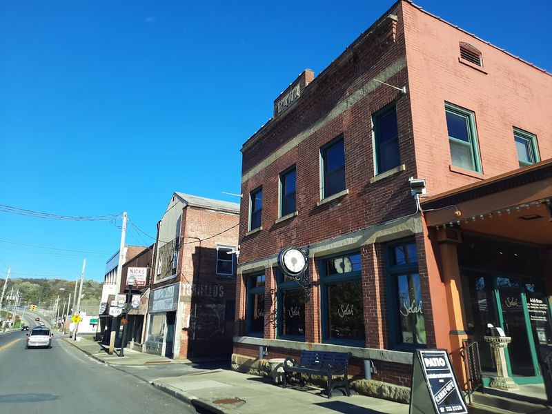 Struthers Is Worth the Detour