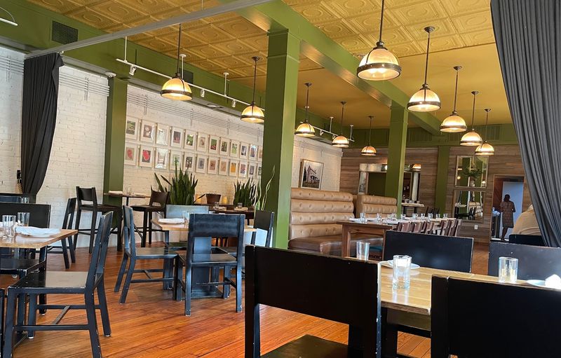 Rustic Meets Refined Atmosphere