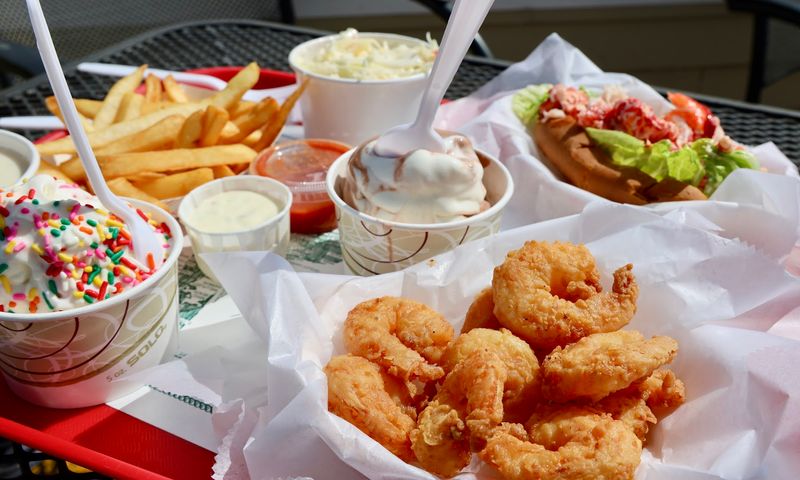 Eating Outside With a Paper Plate in Your Lap Is Completely Normal Here