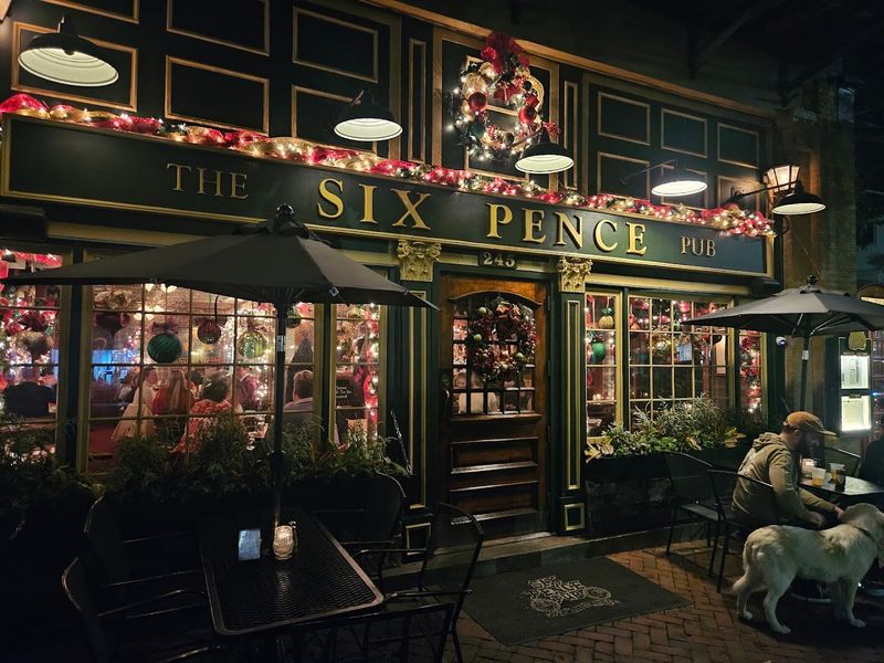 Six Pence Pub
