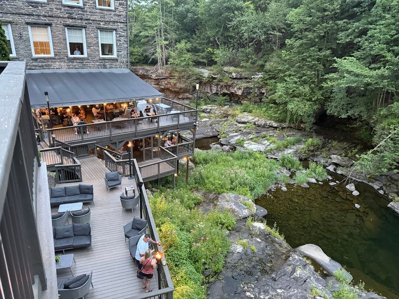 Glass - wine.bar.kitchen. - Hawley