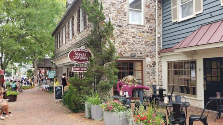 Step Into a Pennsylvania Village Where 70 Shops Line a Colonial-Style Street That Feels Straight Out of Early America