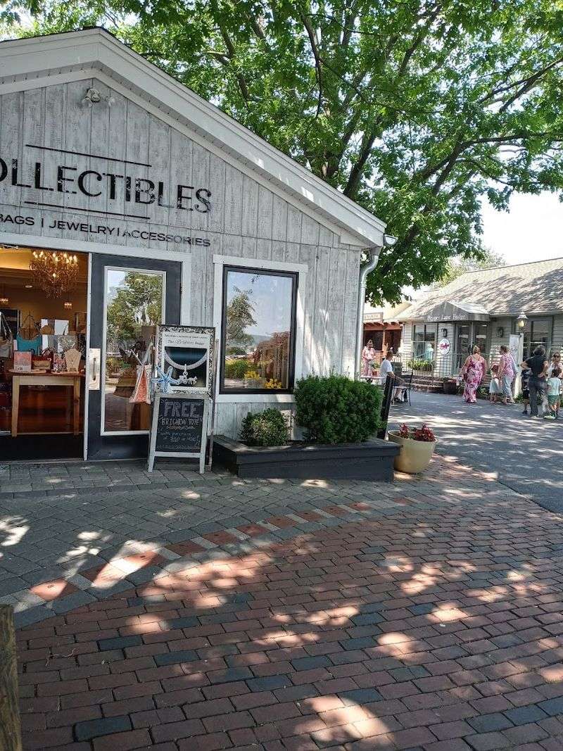 Kitchen Kettle Village (Intercourse)