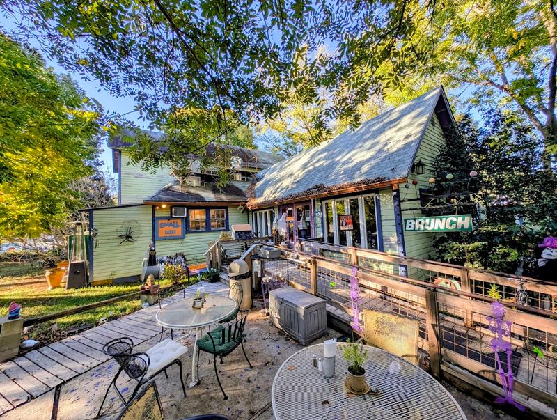 Small B&B Caf&eacute; &mdash; Pittsboro