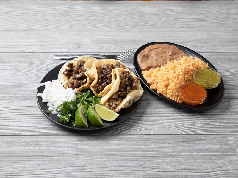 La Plaza Taqueria - Cleveland