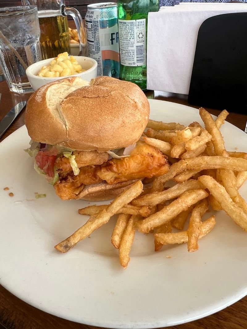Garcia's Seafood Grille & Fish Market (Miami) &mdash; Fresh Fish Sandwich