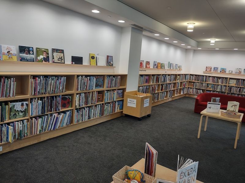 The Reading Library Is the Museum's Slowest and Sweetest Room