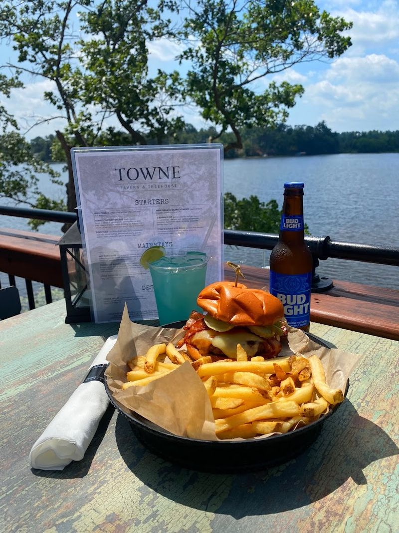 Getting a Treehouse Table Takes a Little Planning