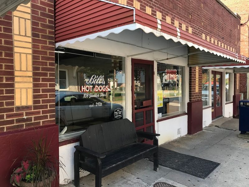 Perfect Location Two Blocks From The Waterfront