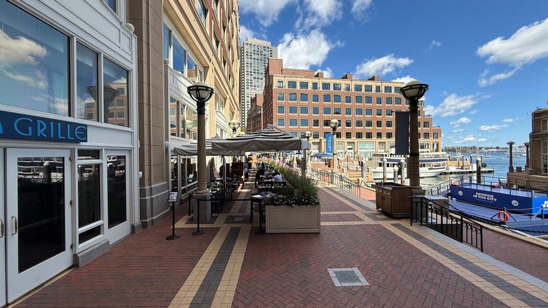Rowes Wharf Sea Grille