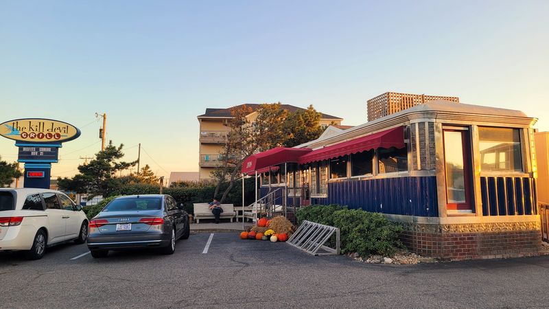 The 1939 Dining Car — A Piece of History You Can Eat In