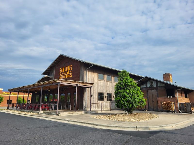 A Smokehouse You Might Drive Right Past