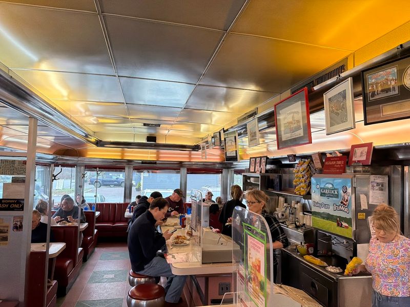 Counter Stools, Cozy Booths, and a Room That Time Left Mostly Alone