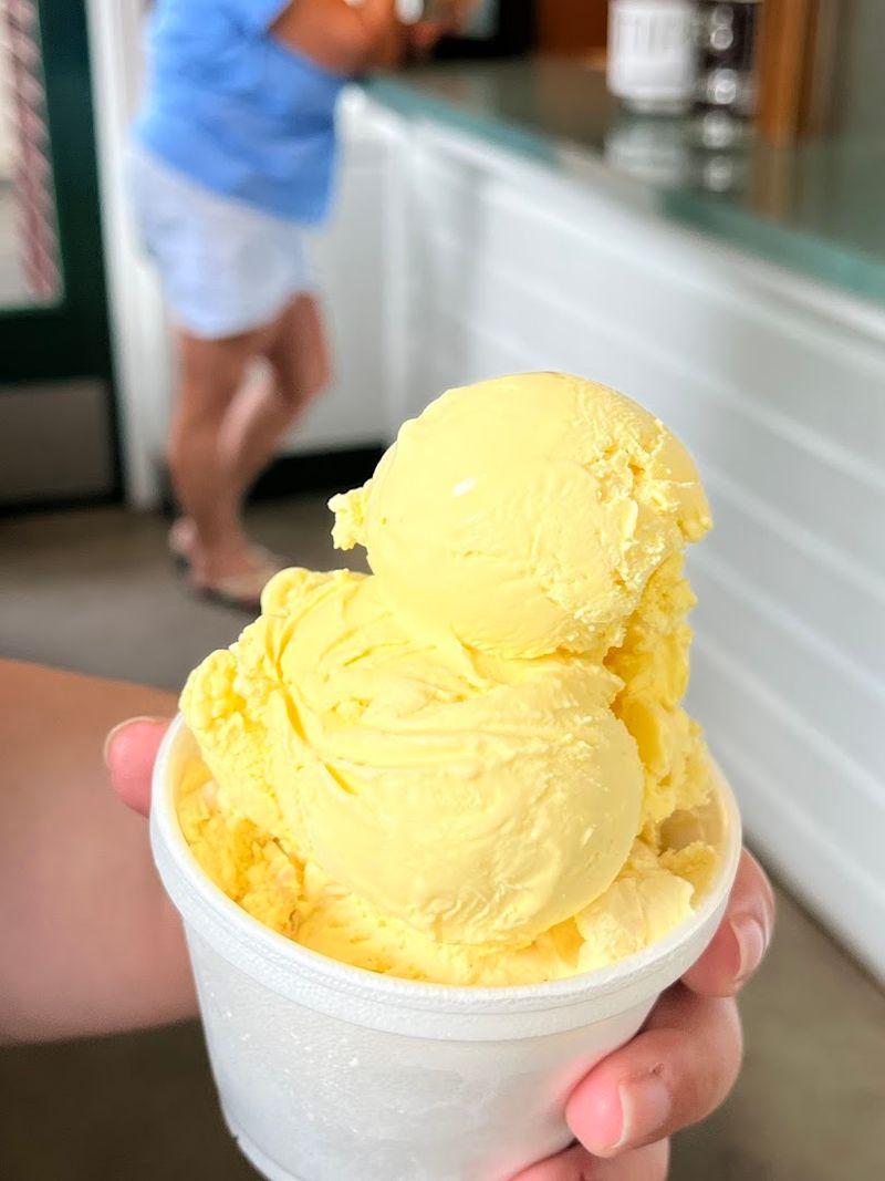 Homemade-Style Ice Cream That Turns A Meal Into A Tradition