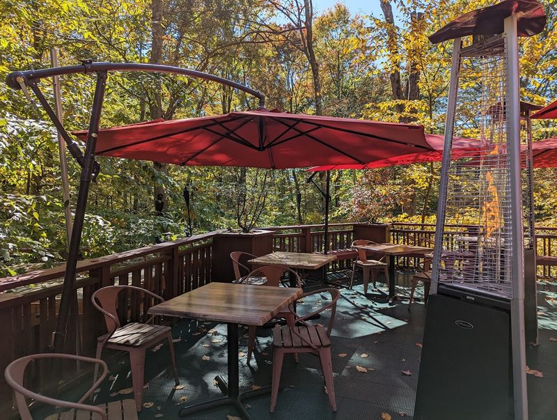TreeTops Restaurant (Acme, PA)
