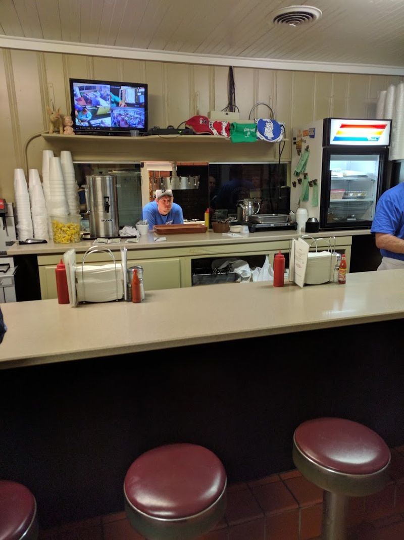 The Family Behind the Smoke &mdash; Three Generations of Commitment