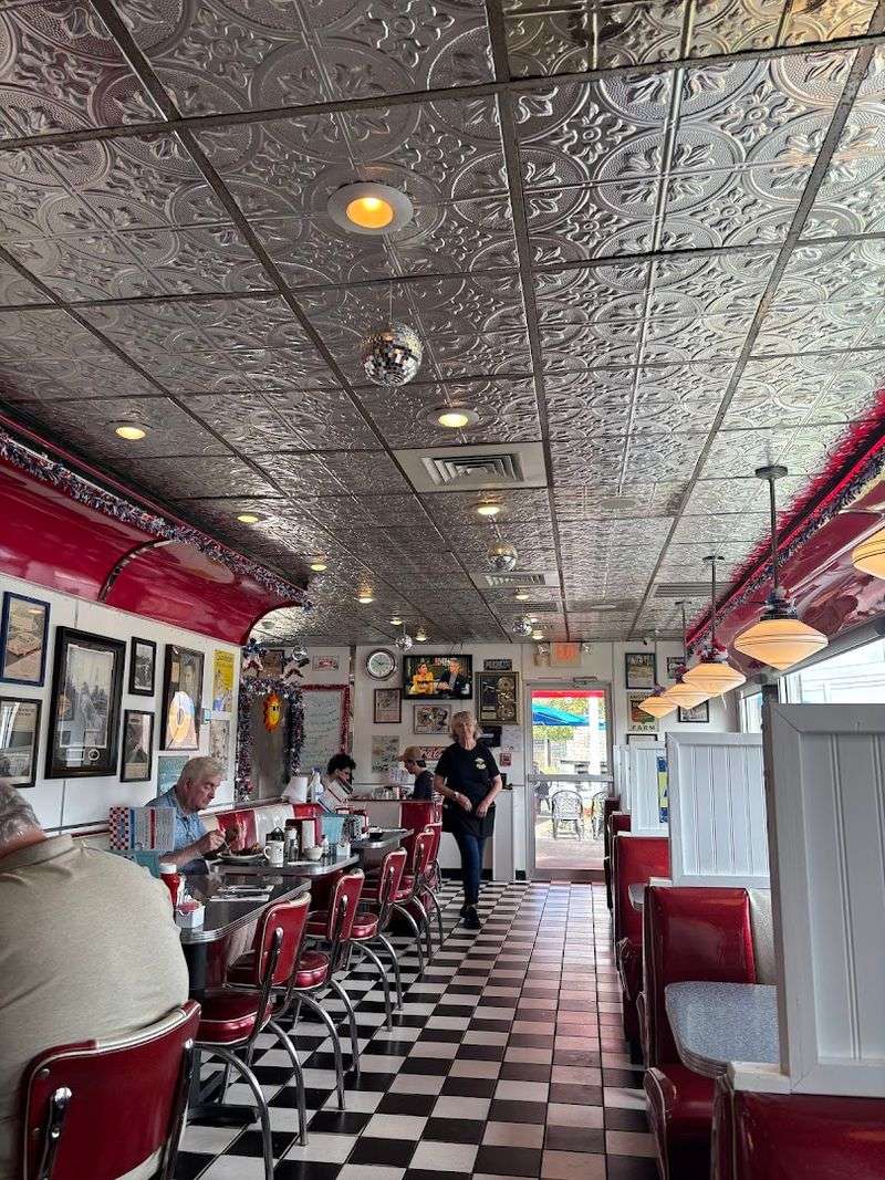 A 1950s Atmosphere That Makes Every Visit Feel Like a Throwback