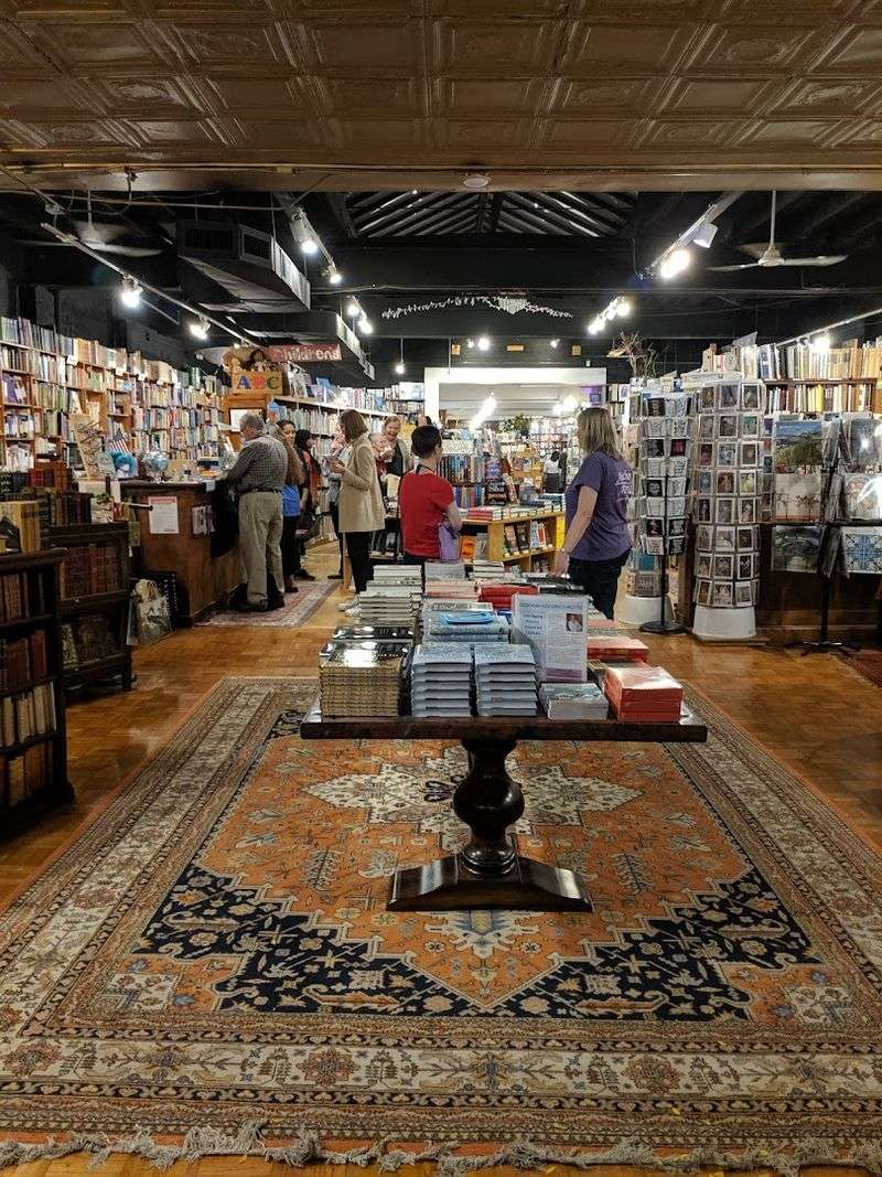 Knowledgeable Staff With Deep Literary Memory