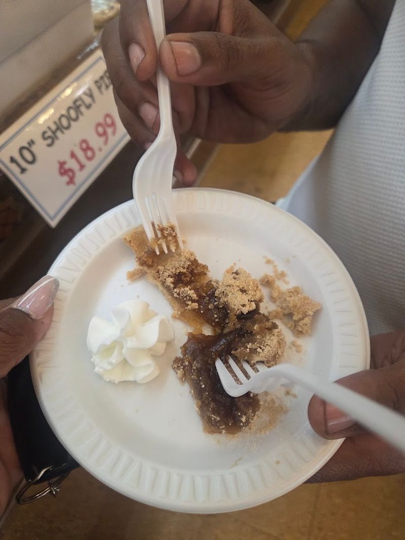 Free Samples That Hook First-Time Visitors