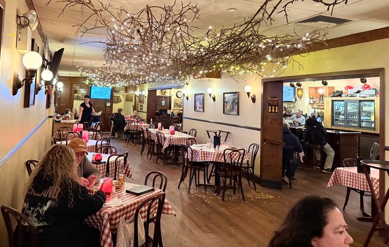 Old School Atmosphere and Decor