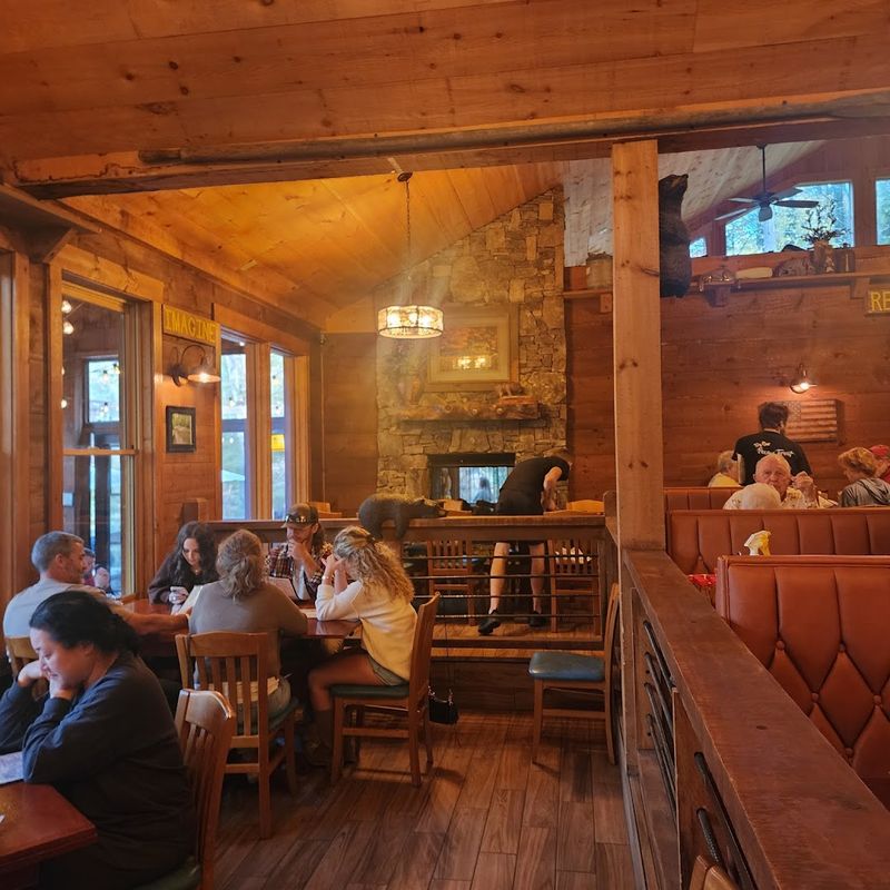 A Lunch Crowd That Reflects the Region