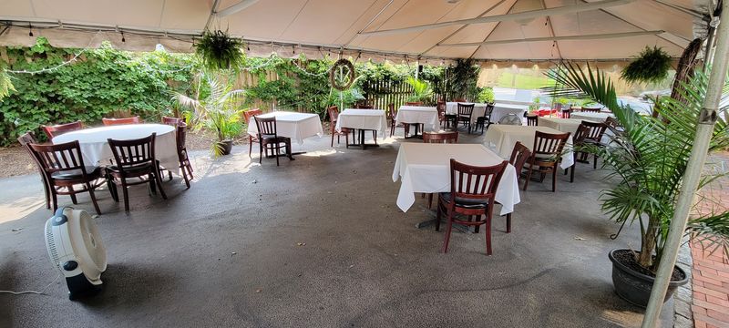 The Four-Season Porch &mdash; Outdoor Dining with Year-Round Appeal