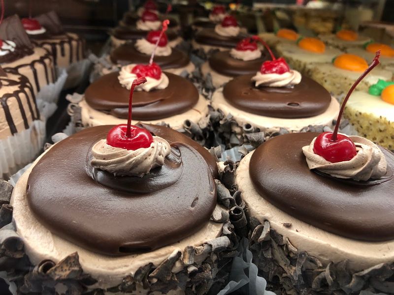 A Sweet Stop In Charming Oakmont