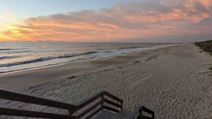 The Longest Undeveloped Beach on Florida&rsquo;s Atlantic Coast Runs 24 Miles Without a Single Building in Sight
