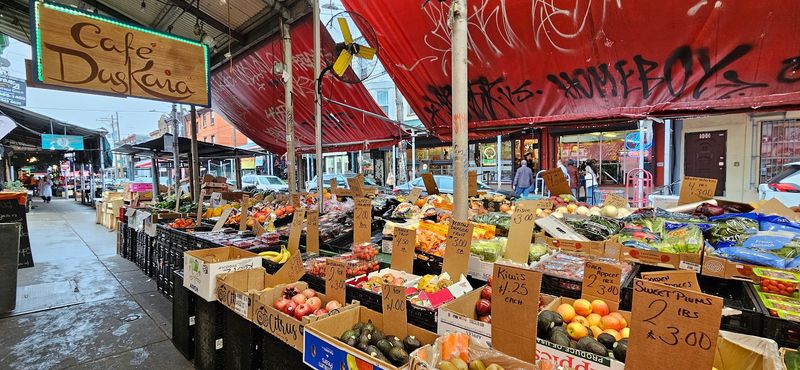 Fresh Produce Stands with Unbeatable Deals