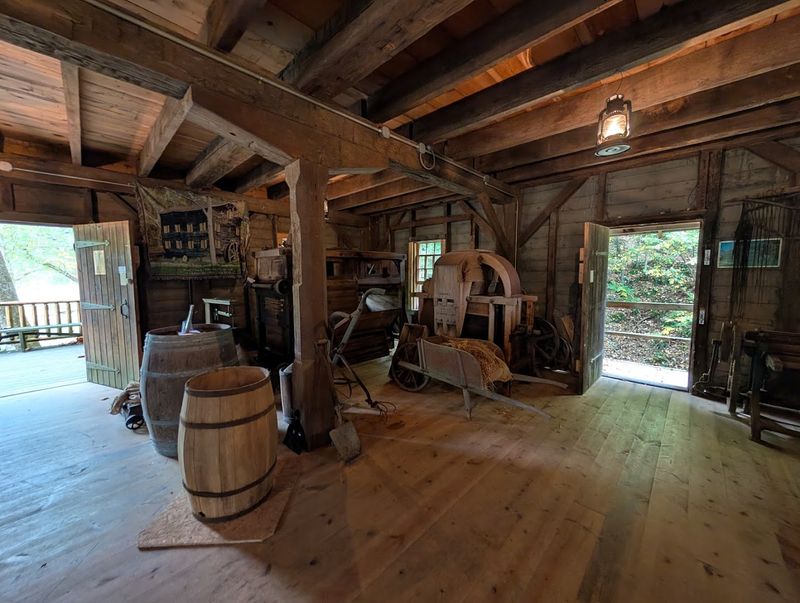 Free Guided Tours by Dedicated Volunteers