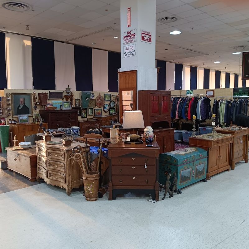 Getting In: Hours, Parking, and Entry Tips