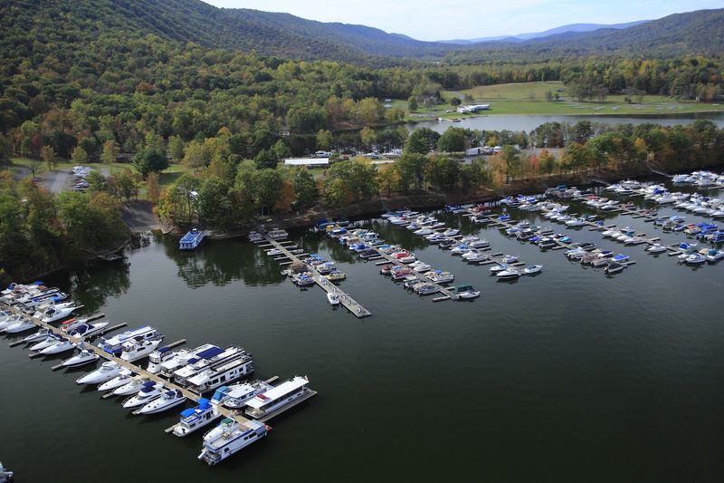 Raystown Lake Resort Offers Real Houseboat Rentals Right on the Water