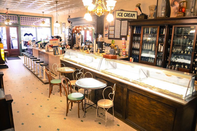 S & T's Soda Shoppe
