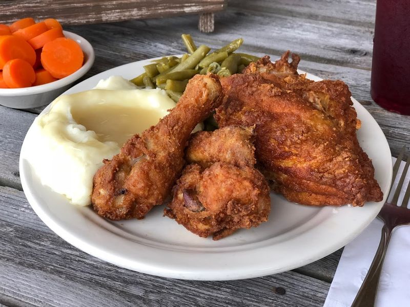 Hartville Kitchen Restaurant & Bakery (Hartville)