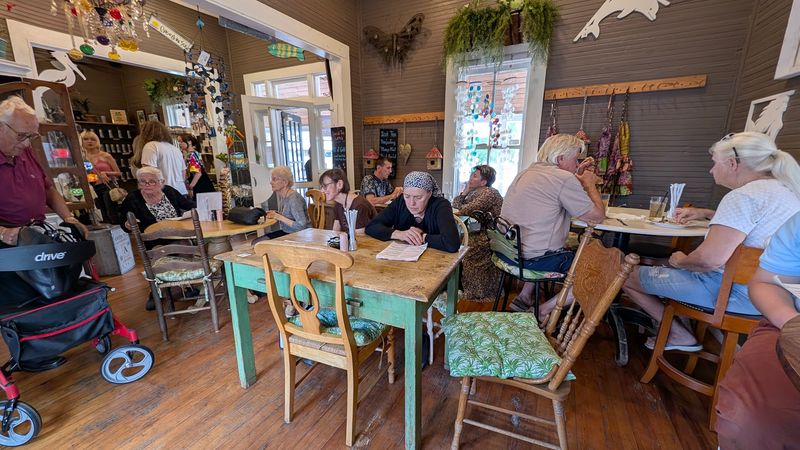 Tea House 650 Caf&eacute;