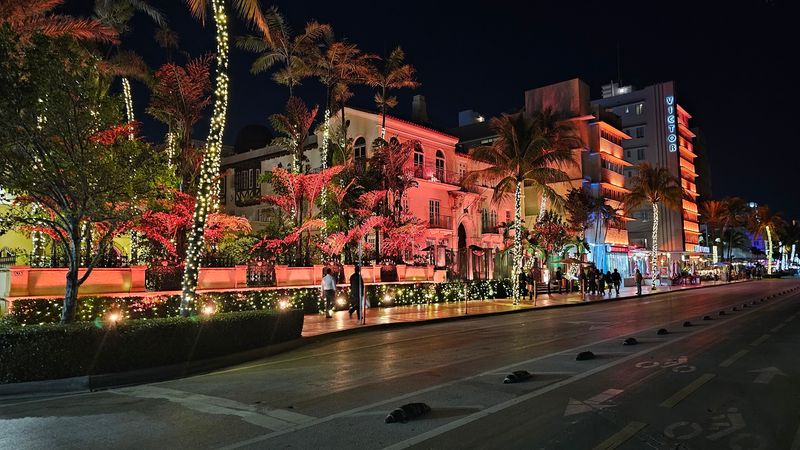 Ocean Drive Outside, Another Mood Inside
