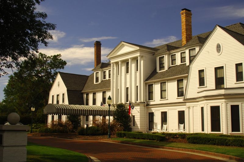 Choosing Between The Carolina Hotel And The Holly Inn