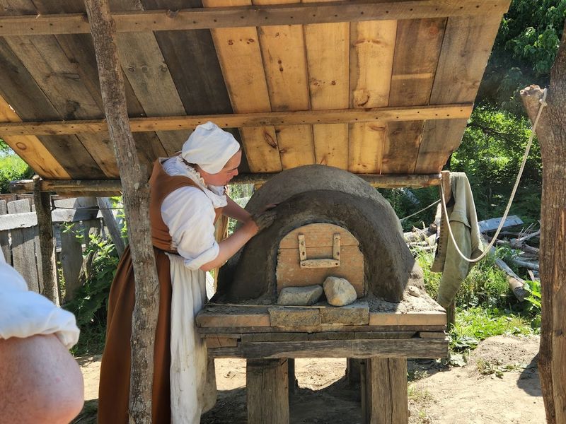 Costumed Character Interpreters Who Never Break Character