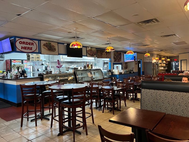 Counter-Service Setup That Feels Like Home