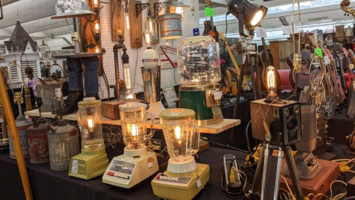 This Monthly Georgia Market Fills an Entire Expo Center With 3,300 Booths and Draws Collectors From Across the Southeast