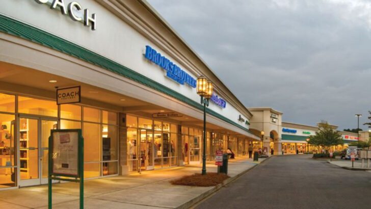This North Carolina Outlet Mall Is Packed With Big-Name Stores and Hard-to-Pass-Up Deals