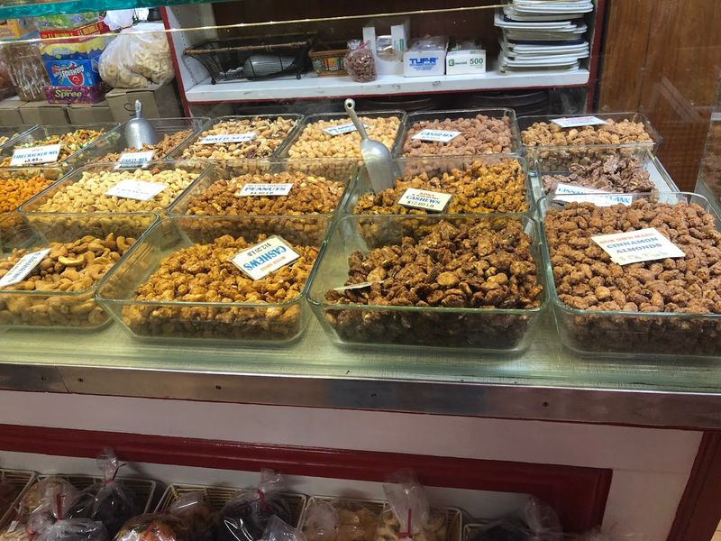 Fresh Roasted Peanuts in Multiple Roast Levels